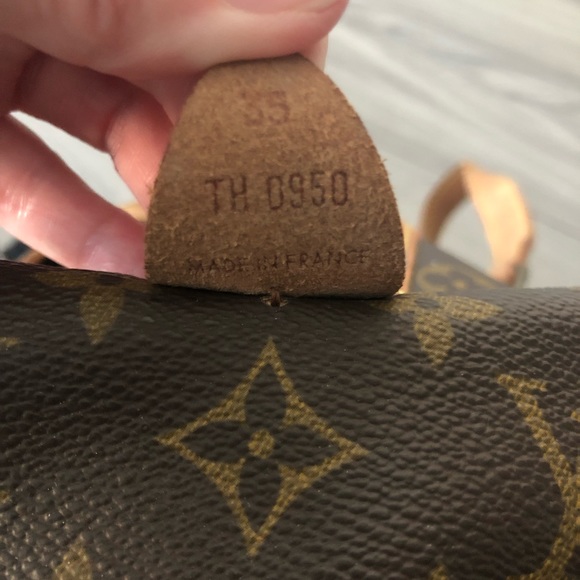 SOLD Louis Vuitton Sac Souple 35 Monogram Canvas Vintage w/ Leather Luggage Tag - Picture 9 of 11